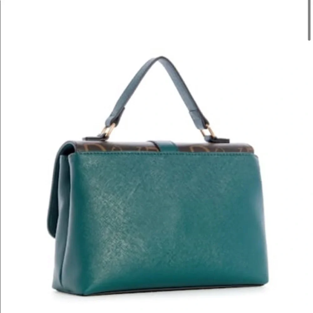 New Guess Elsie Logo Flap Crossbody bag & wallet